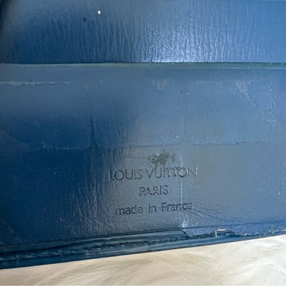 Louis Vuitton Epi Blue - Picture 10 of 16